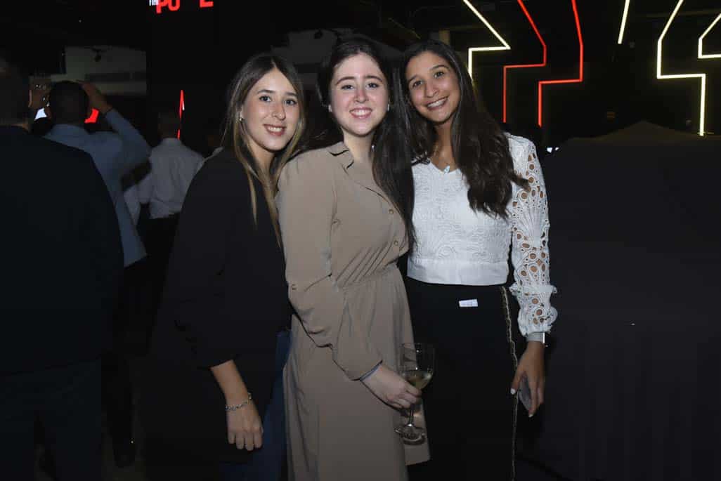 Daniella Schimensky, Camila Latour y Emilia Espaillat. 
