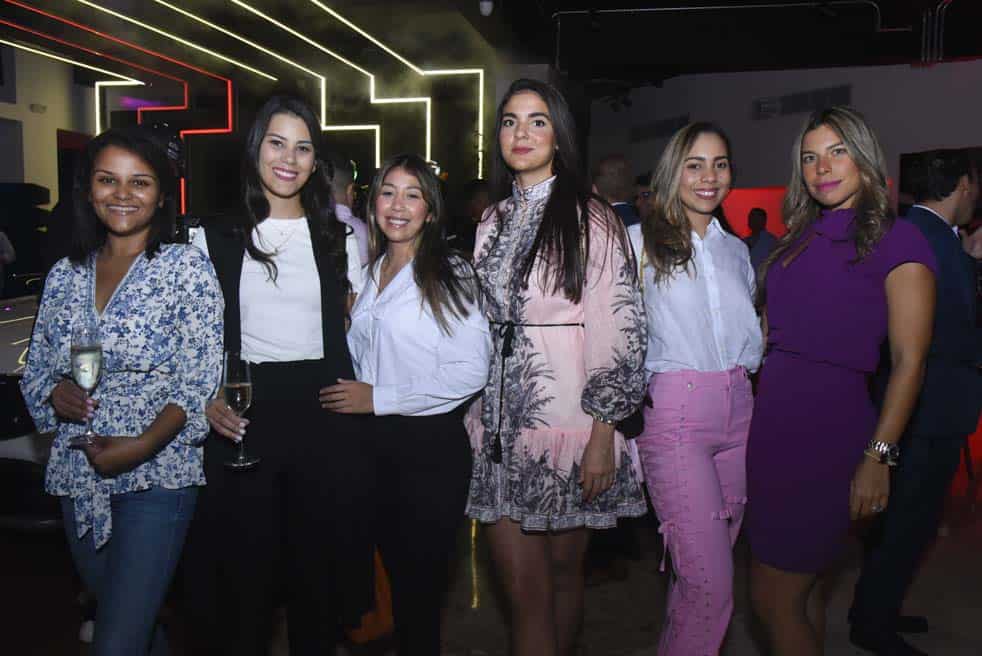 athalie Flores, Anabelle Dantes, Jeannette Ruiz, Ileana bencosme, Ally Dantes y Vicmary.