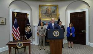 Biden responde a las críticas y da pasos para proteger el acceso al aborto