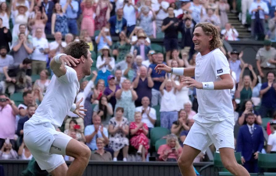 Los australianos Ebden y Purcell ganan el título de dobles en Wimbledon