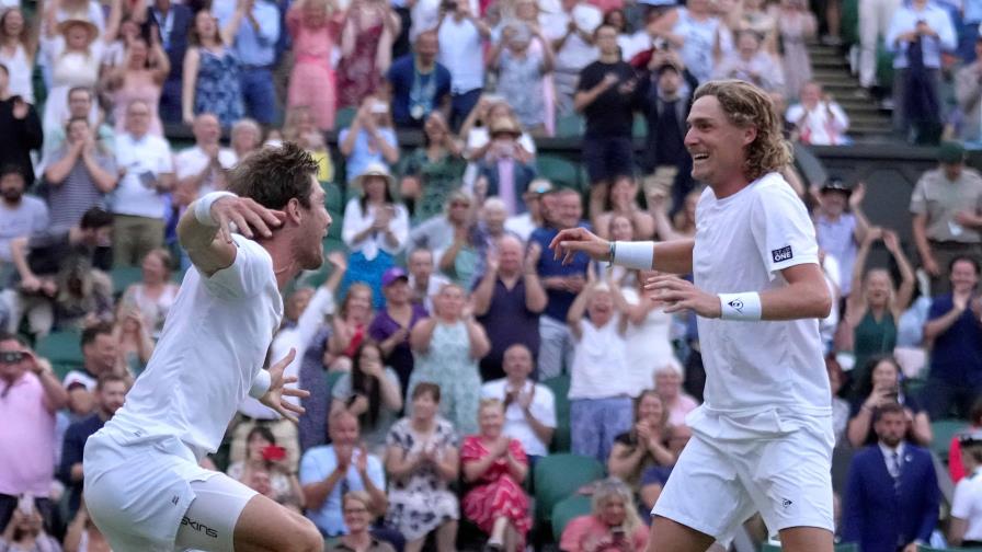 Los australianos Ebden y Purcell ganan el título de dobles en Wimbledon