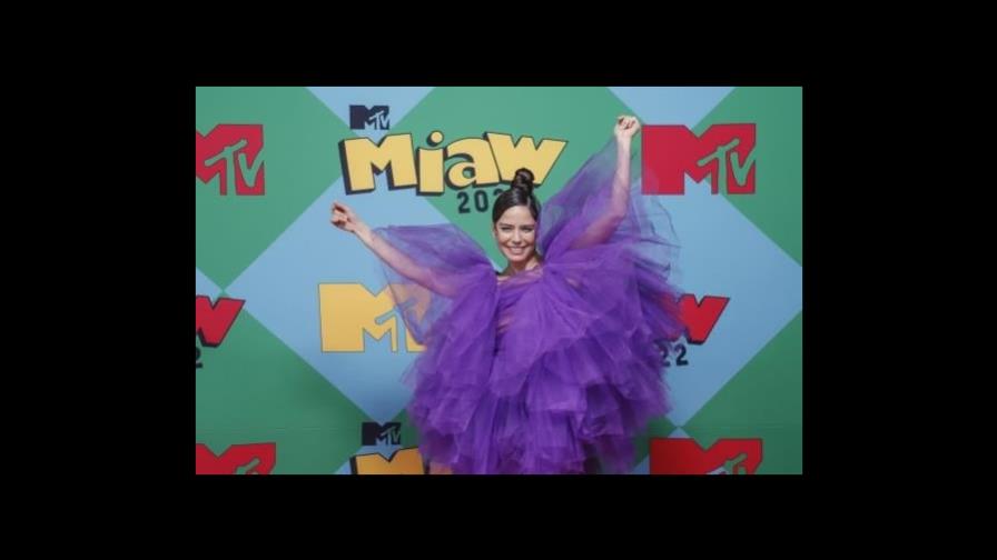 Kenia Os, Tini y Becky G llenaron de poder femenino los Premios MTV MIAW Kenia Os, Tini y Becky G llenaron de poder femenino los Premios MTV MIAW