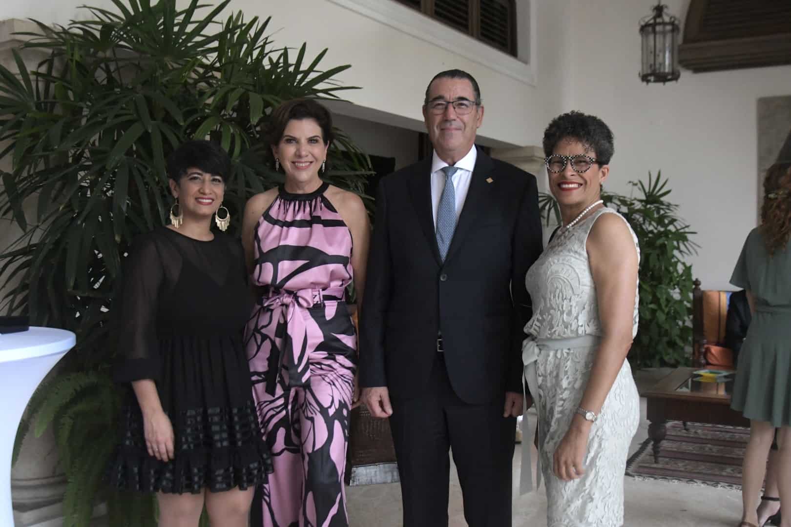 Mariolis Castaños, Theresa&nbsp; Sullivan,&nbsp;Juan Manuel Martín de Oliva y Yira Vermenton.