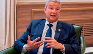 Presidente Abinader acepta licencia Lisandro Macarrulla