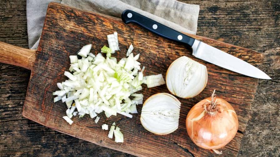 Usos y beneficios de la piel de la cebolla Usos y beneficios de la piel de la cebolla