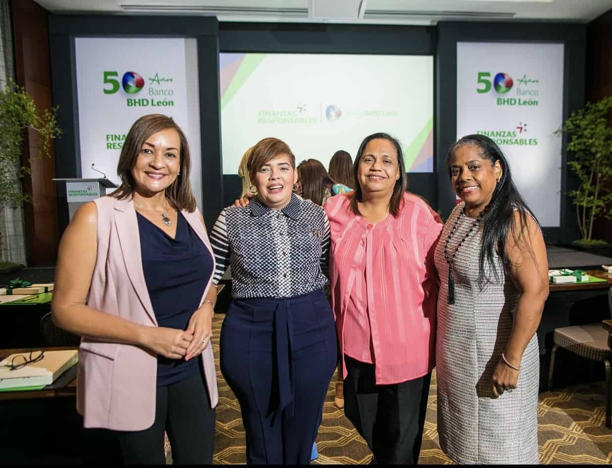 Lady Reyes, Ana Mercy Otañez, Siddy Roque y Miguelina Santos.
