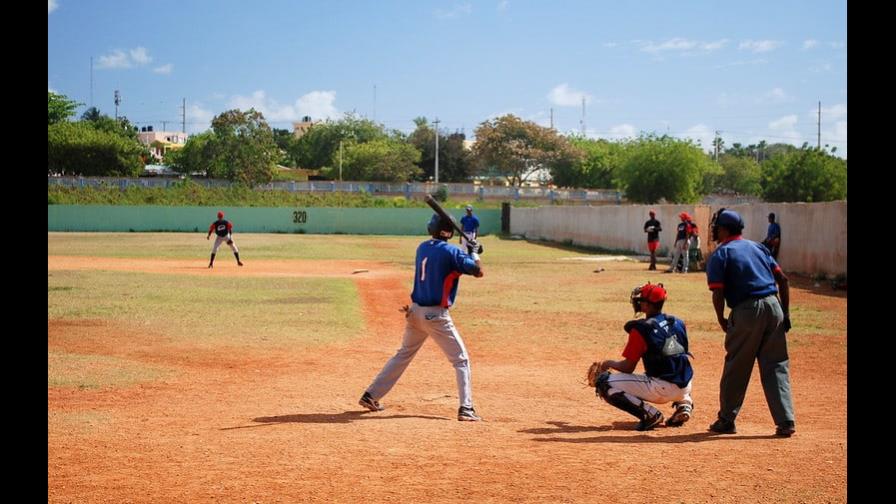 Hay US$79 millones que separan a MLB y sindicato por el draft internacional