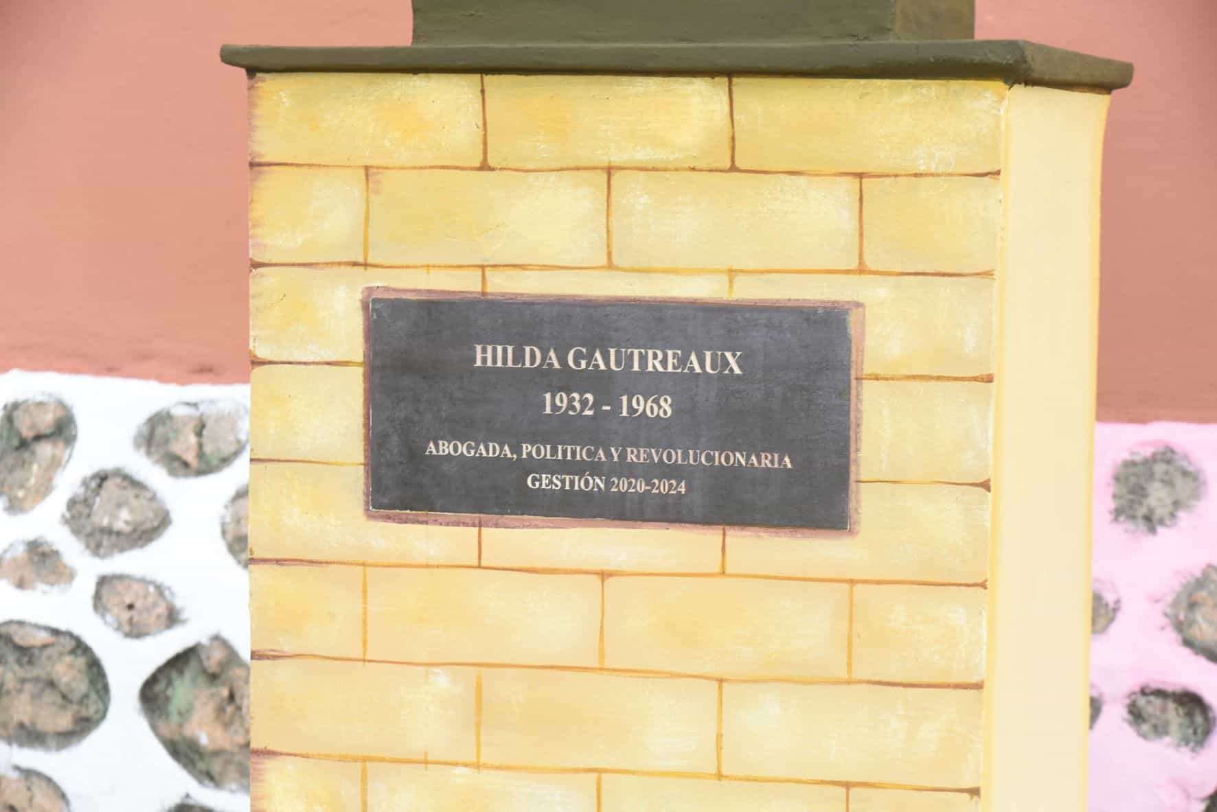 Tarjas sobre Hilda Gautreaux