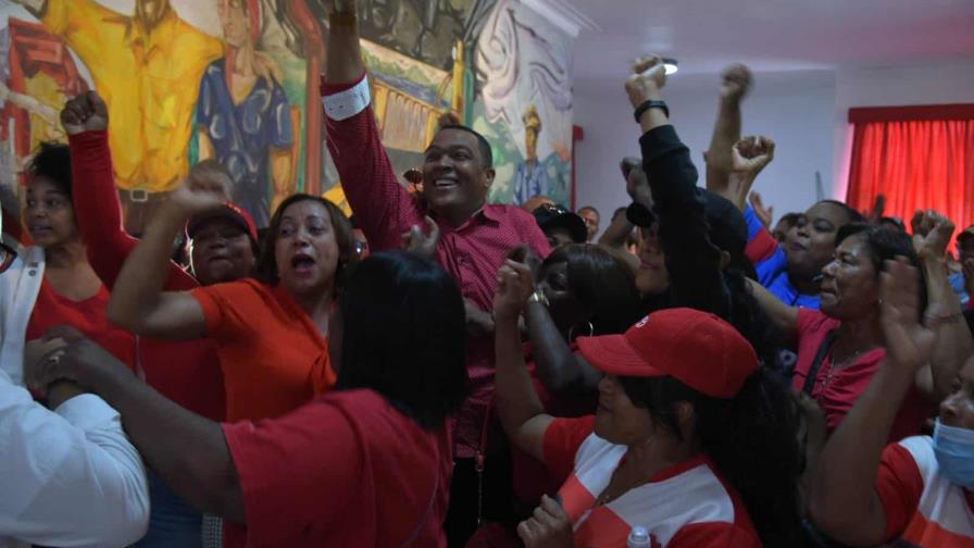 Dirigentes reformistas exigen nueva dirección y rechazan alianzas Dirigentes reformistas exigen nueva dirección y rechazan alianzas
