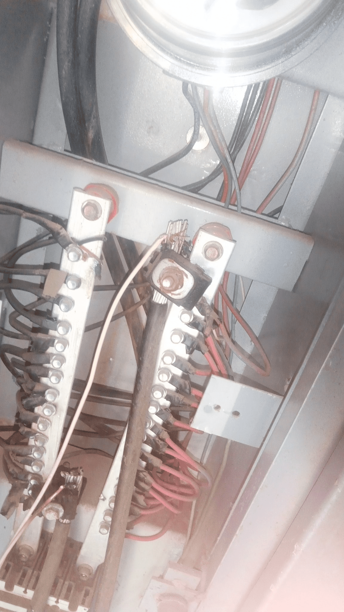 Cableado del contador del Edificio 6 Manzana 4697 en Invivienda 
