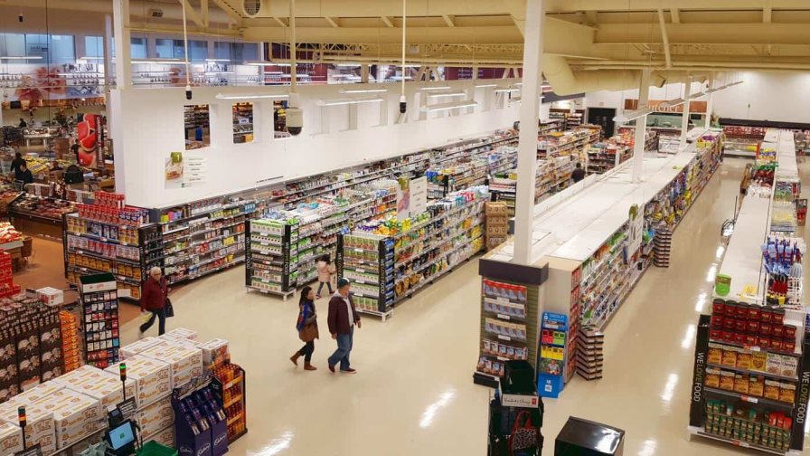 El 27% de canadienses ya recorta gastos básicos por inflación, según sondeo El 27% de canadienses ya recorta gastos básicos por inflación, según sondeo