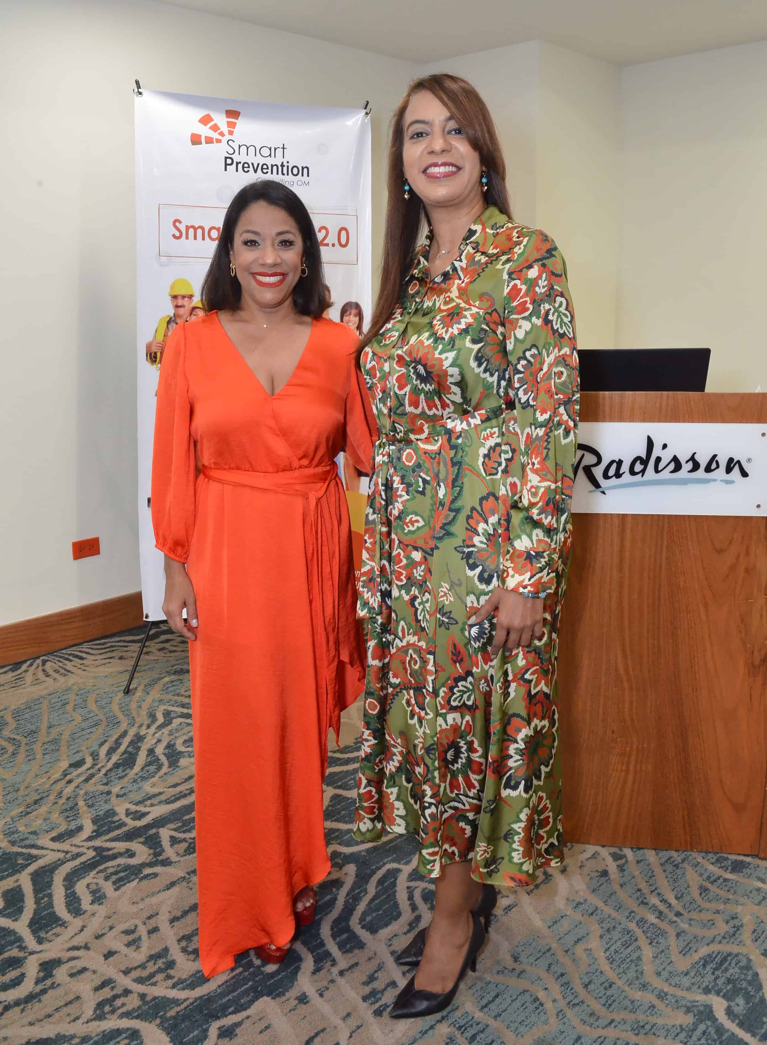 Juana Núñez y Marisol Fermín.