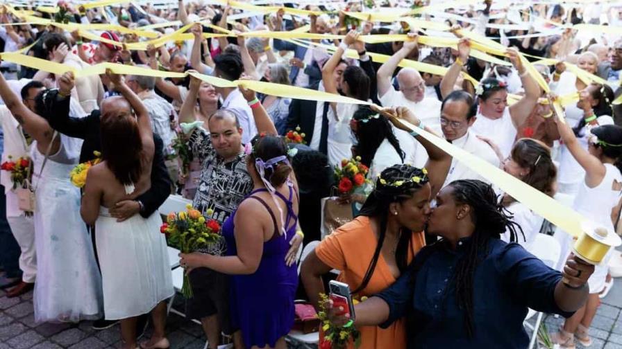 Se casan 500 parejas de Nueva York tras bodas afectadas por la pandemia