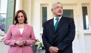 López Obrador desayuna con Kamala Harris, a quien llama su “amiga”