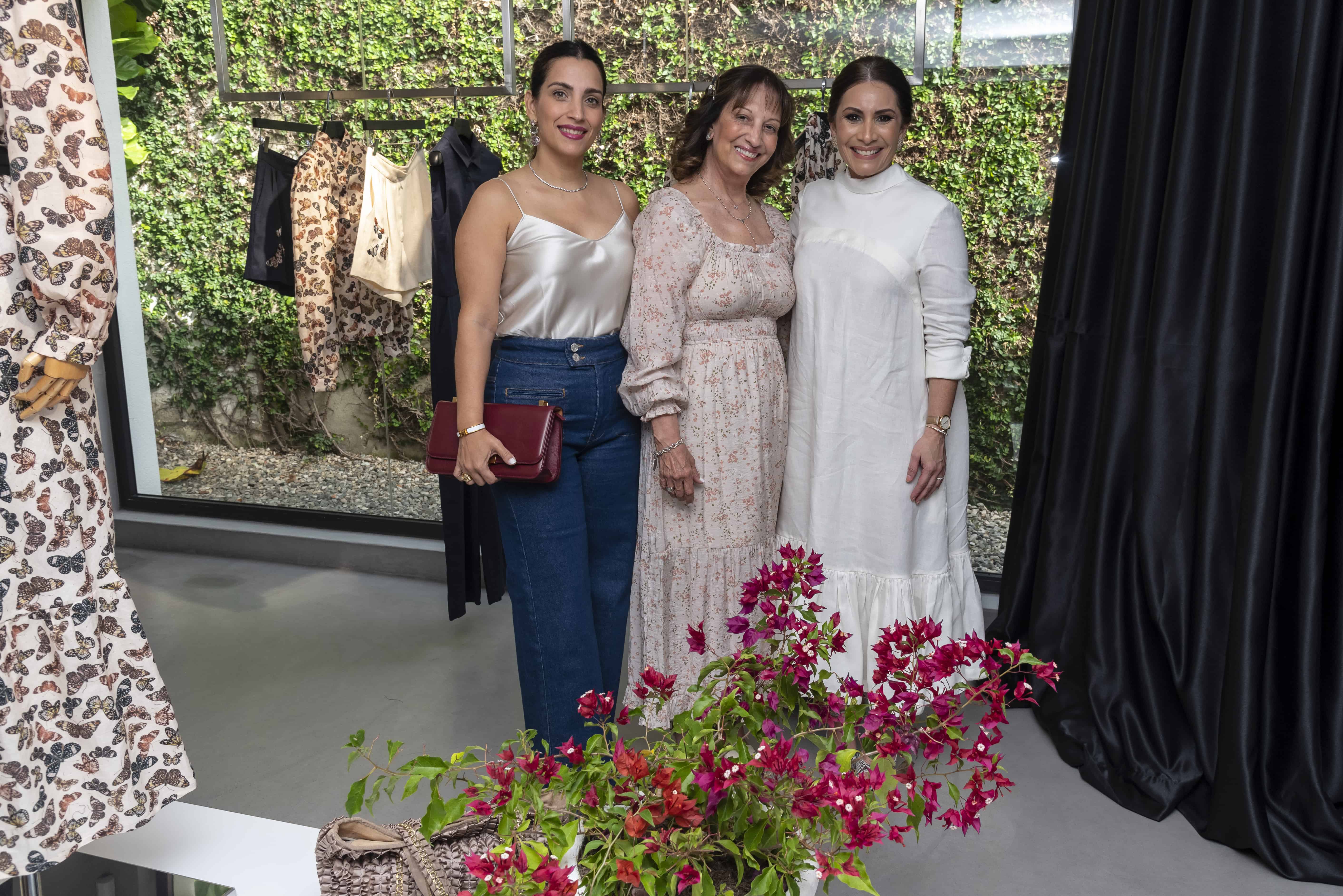 Judith Santos, Mencía de Santos y Karina Cortorreal. 