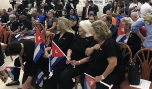 Decenas de expatriados cubanos protestan ante la embajada en EEUU por el 11J
