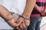 Policía apresa dos hombres con 215 porciones de distintas drogas en Los Mina