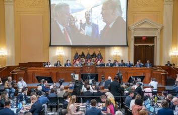 Panel investiga “canto de sirena” de Trump hacia extremistas