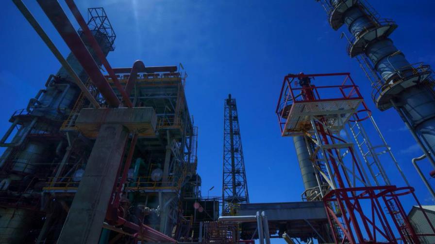 El consumo mundial de crudo aumentará un 2.7 % en 2023, según la OPEP