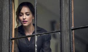 Dakota Johnson aporta una luz moderna en la película Persuasión