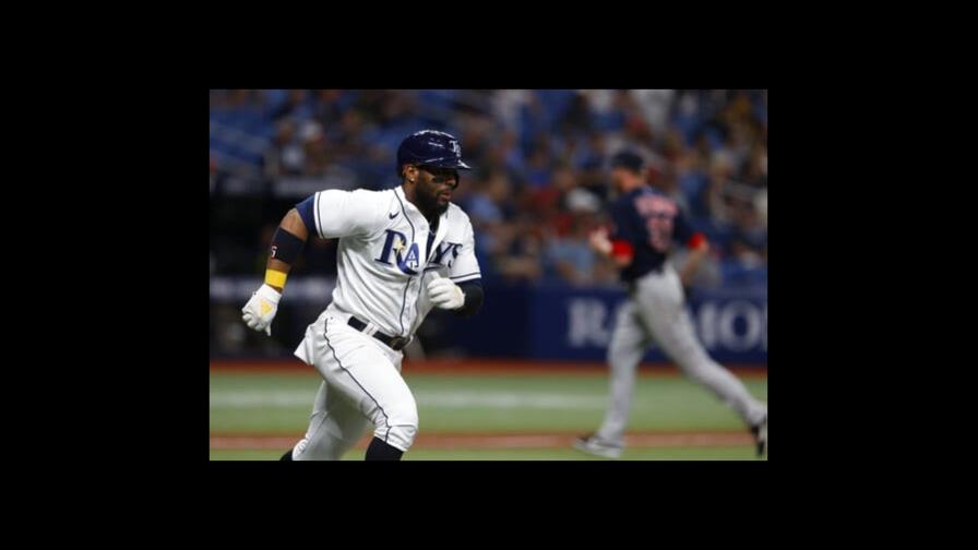 Yandy Díaz lidera el triunfo de los Rays 10-5 sobre Medias Rojas