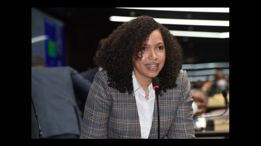 Diputada Juliana ONeal dice salud de pacientes se deteriora por falta de medicamentos de alto costo