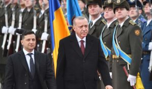 Erdogan ofrece apoyo a Zelensky para inicio de negociaciones con Rusia