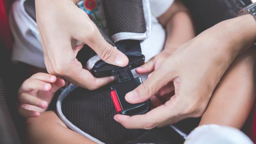 Bebé de 18 meses muere por un golpe de calor en Florida; sus padres la olvidaron en el auto Bebé de 18 meses muere por un golpe de calor en Florida; sus padres la olvidaron en el auto