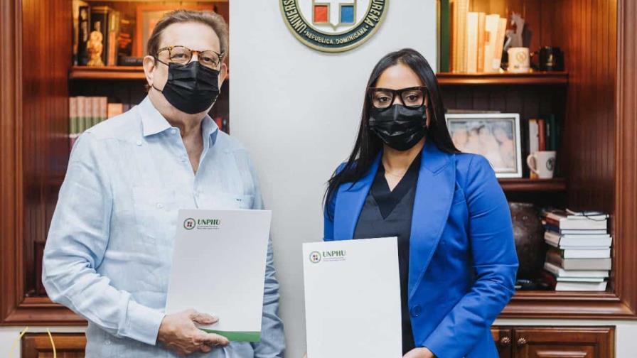 Fundación Pedro Martínez y la UNPHU desarrollarán programas para niños de escasos recursos Fundación Pedro Martínez y la UNPHU desarrollarán programas para niños de escasos recursos