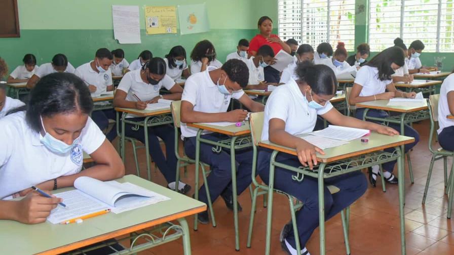 Estudiantes acuden con temor a tomar las pruebas nacionales