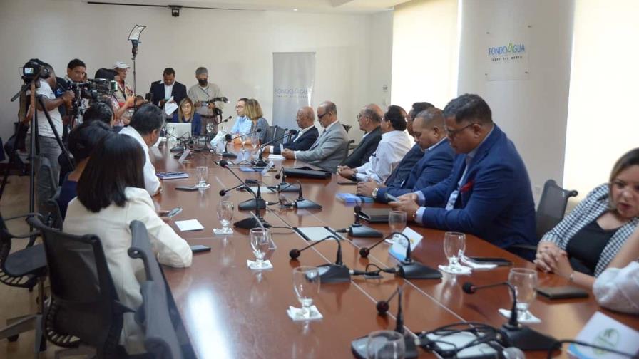 Entregan RD$4 millones para promover cultura de ahorro, valoración del agua y de recursos naturales