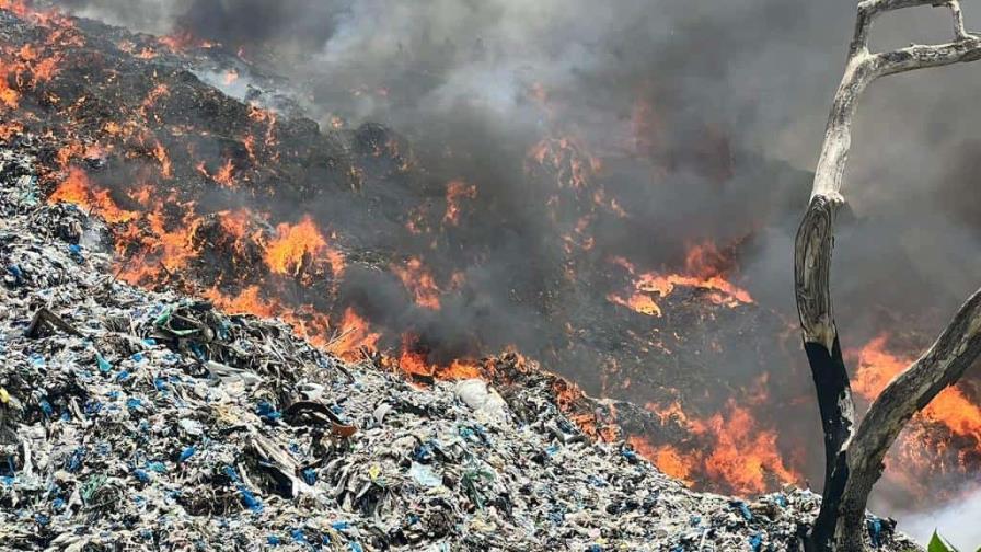 Reportan otro fuego en el vertedero de Moca