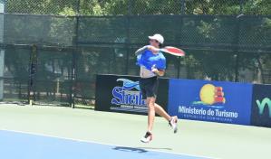 Baquero y Castillo avanzan en Copa Maíz