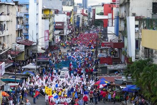 Obreros de Panamá van a huelga por alza de alimentos