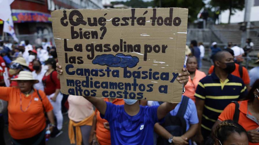 Huelga paraliza construcción y bloqueos impiden abasto de alimentos en Panamá