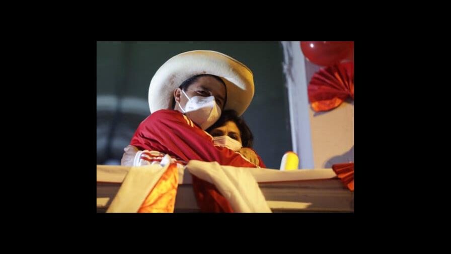 Primera dama en silencio ante comisión de Parlamento de Perú Primera dama en silencio ante comisión de Parlamento de Perú