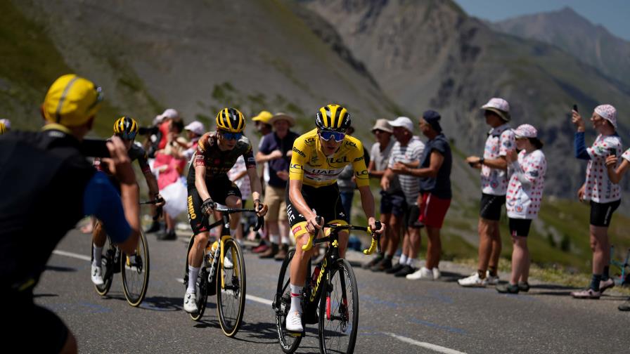 Vingegaard golpea dos veces con victoria de etapa y liderato en el Col du Granon