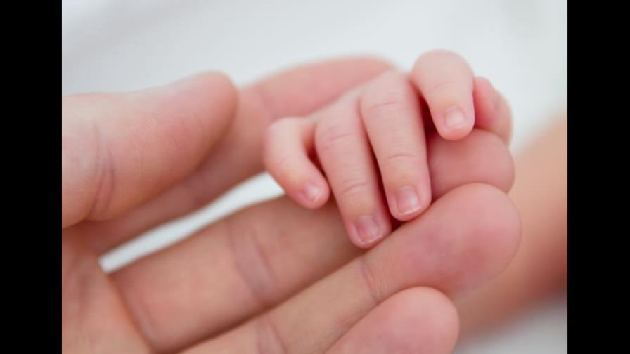 Un hombre es arrestado en Bolivia por vender a su hija recién nacida Un hombre es arrestado en Bolivia por vender a su hija recién nacida