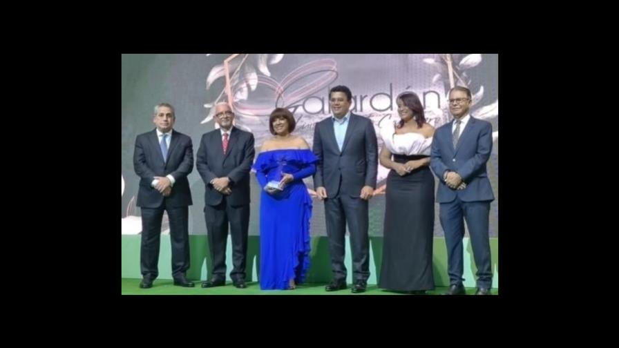 Gabinete de Turismo recibe principal distinción del galardón Luis Augusto Caminero