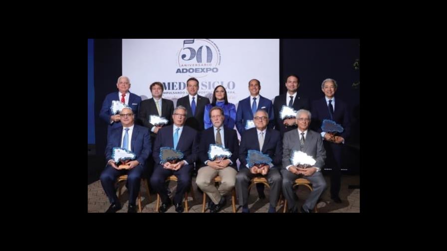 Adoexpo reconoce fundadores y pasados presidentes en su 50 aniversario Adoexpo reconoce fundadores y pasados presidentes en su 50 aniversario