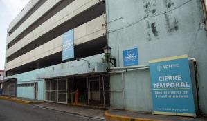 Parqueo de la José Reyes tiene más de un año cerrado