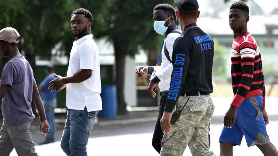 Demandan cese de detenciones de estudiantes haitianos en Santiago