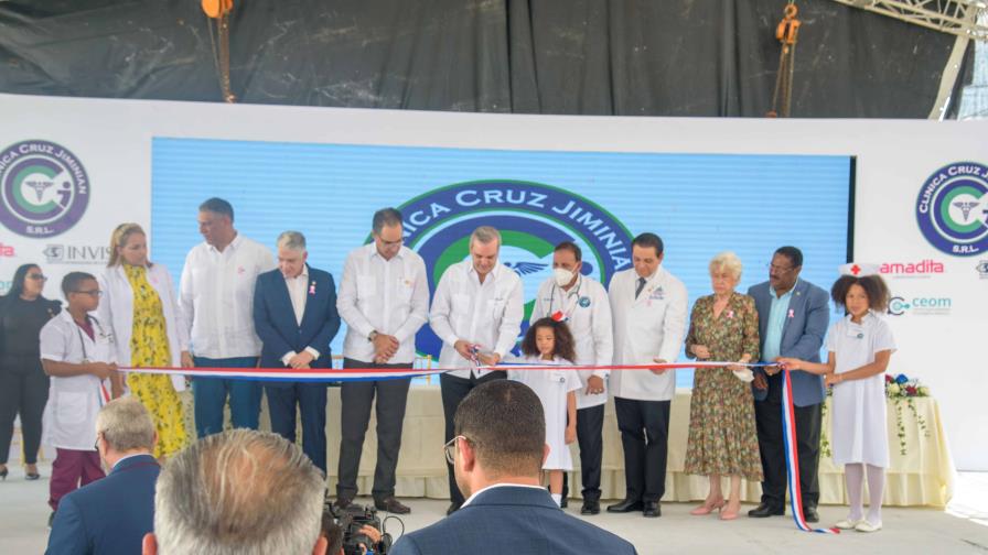 Cruz Jiminián inaugura oncológico que acepta pacientes con Senasa e indocumentados