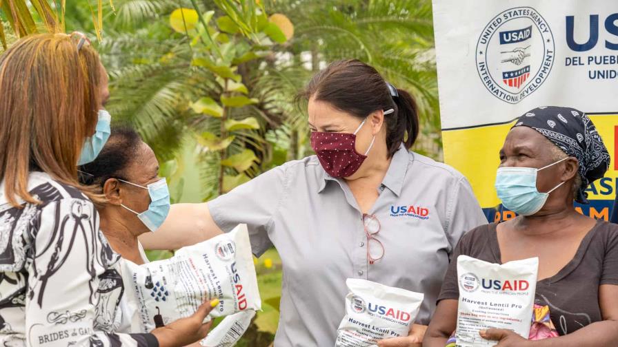 Directora de  USAID visita Monte Plata