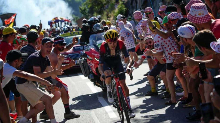 Pidcock gana en el Alpe d’Huez, Vingegaard sigue líder