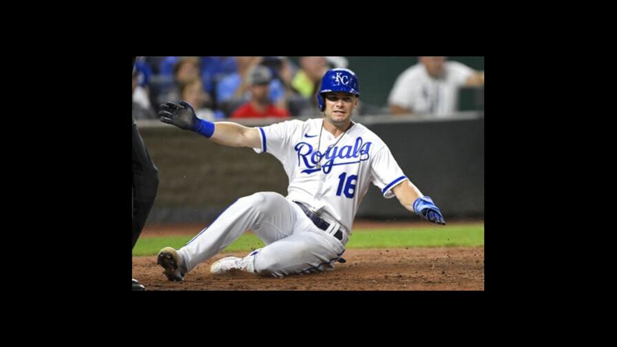 Reales de Kansas reconfiguran su roster por jugadores no vacunados