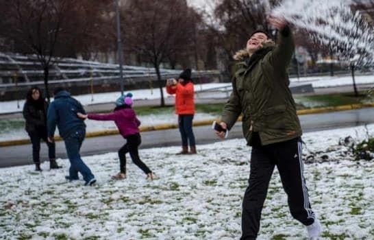 Chile experimenta un inusual episodio de lluvia y nieve en plena sequía