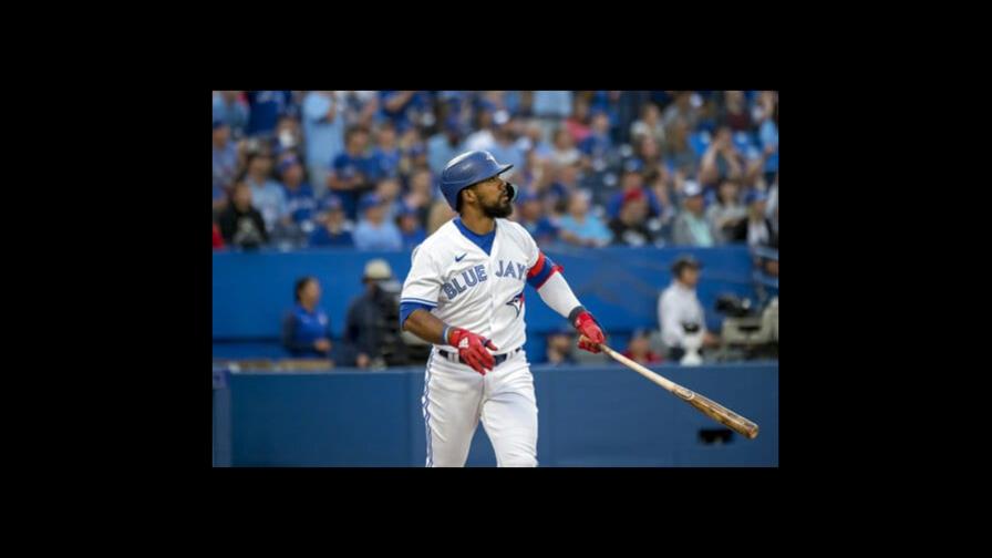 Teoscar Hernández y Vladimir Guerrero Jr. conectan cuadrangulares en la victoria Teoscar Hernández y Vladimir Guerrero Jr. conectan cuadrangulares en la victoria