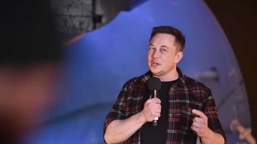 Musk tuvo que dar explicaciones oficiales por un tuit de la compra de Twitter