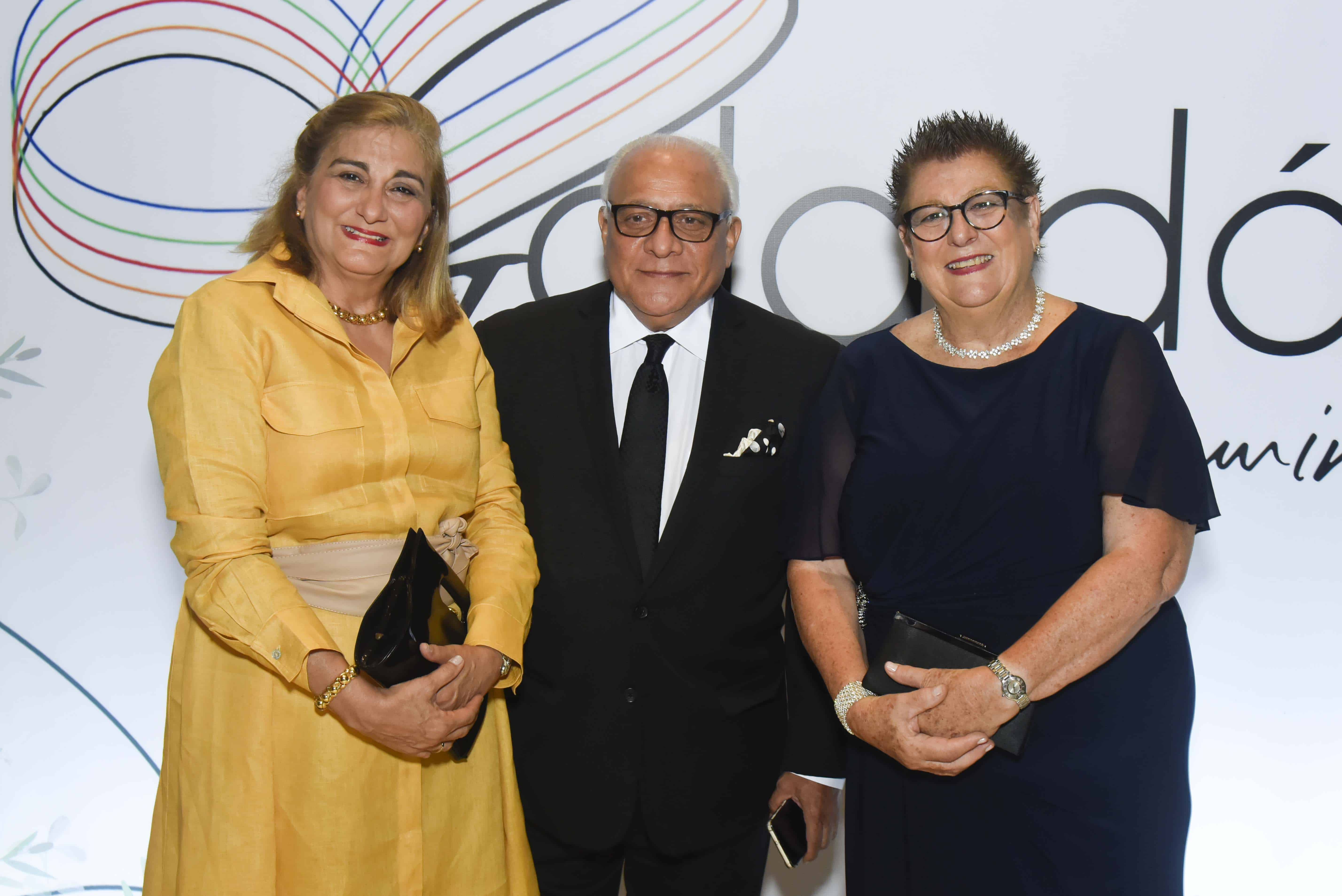 Ingrid Yeara, Pedro Núñez del Risco y Elizabeth Tovar.